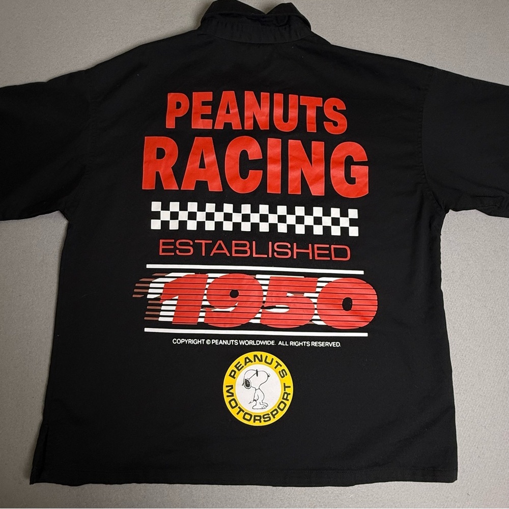 Peanuts Snoopy Motorsports Racing Black Button Down Short Sleeve Shirt Medium M